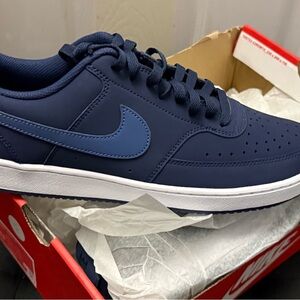 Nike Men’s Navy and Light Blue Low-Top Sneakers